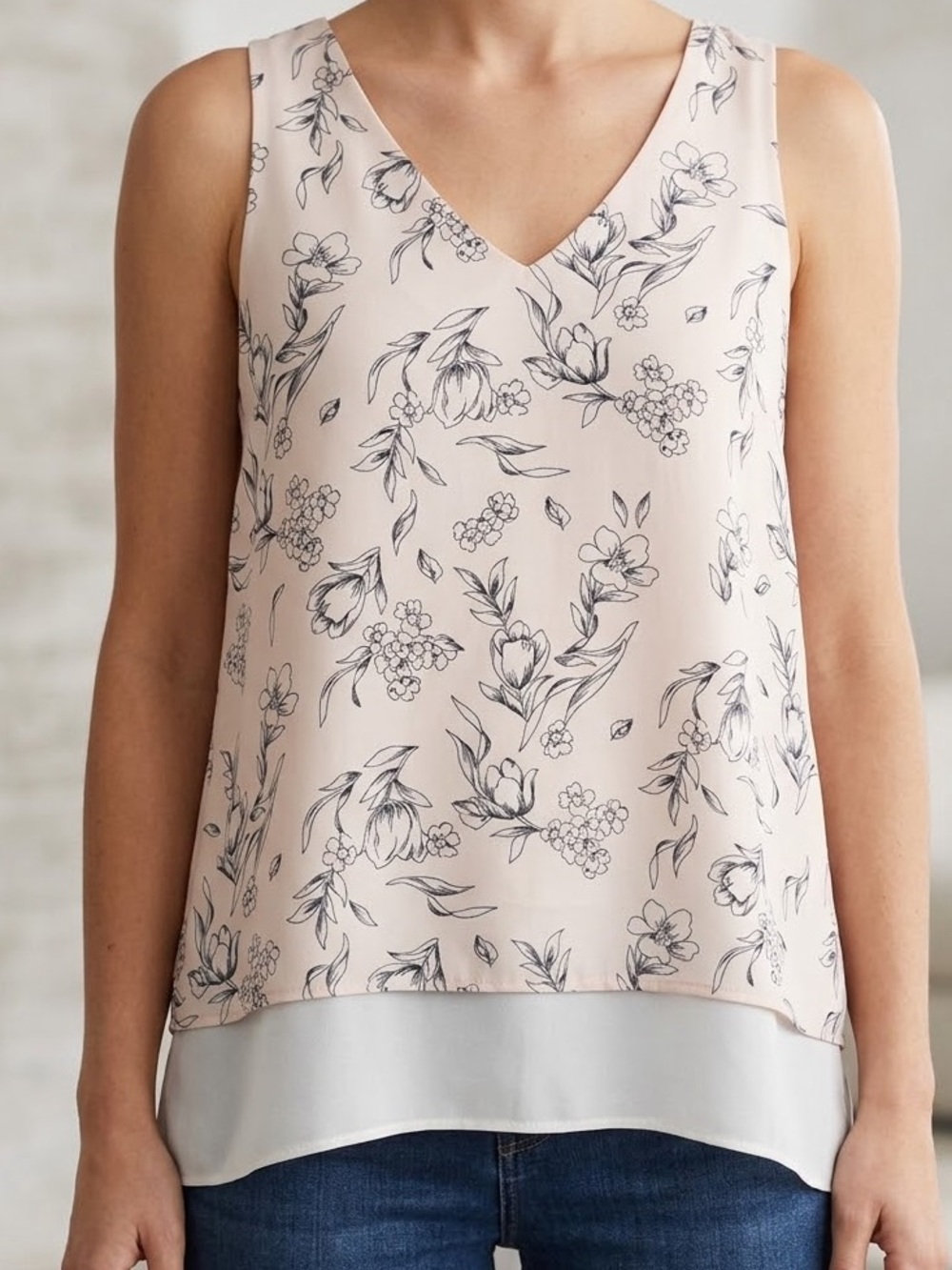 mercer & madison Blush Floral V-Neck Sleeveless Camisole